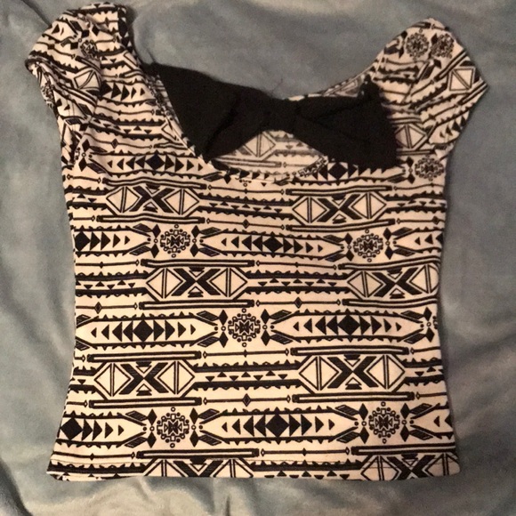 Crop Top💞 - Picture 2 of 2